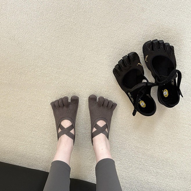 Pilates And Yoga Studio - Women's Criss-Cross Strappy Five-Toe Yoga Socks